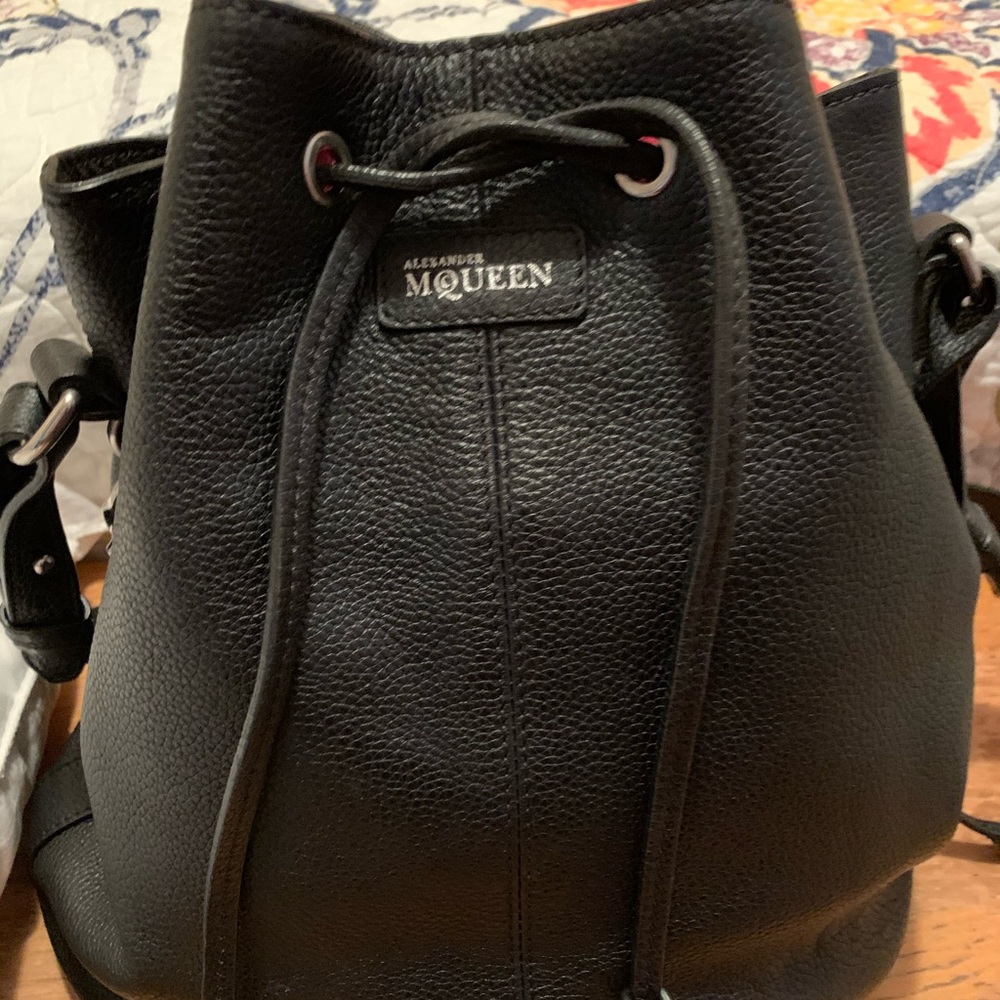 ALEXANDER MCQUEEN SKULL PADLOCK BUCKET BAG
